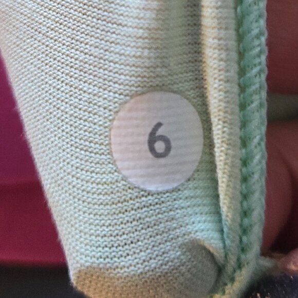 Lululemon In a Flash bra - 6 - Picture 6 of 6